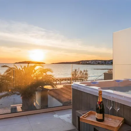 The Beachhouse - Luxury Beachfront