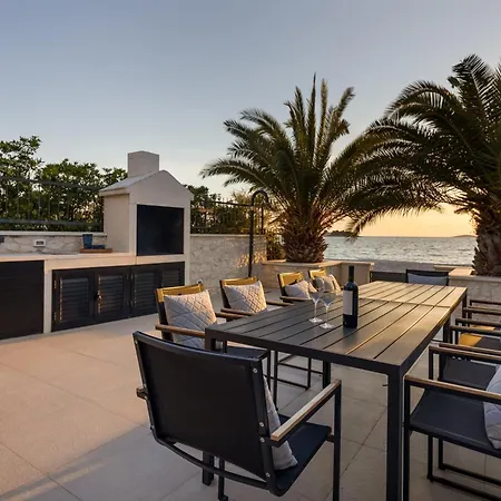 The Beachhouse - Luxury Beachfront