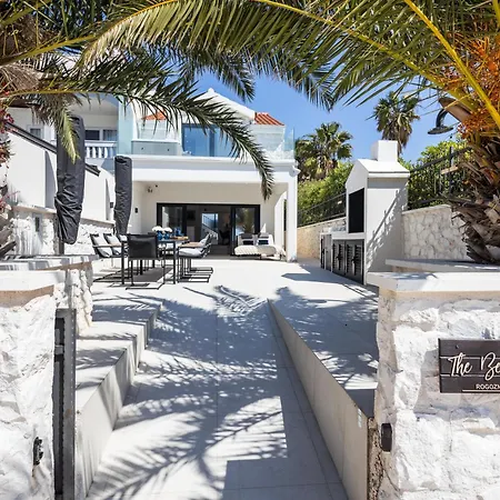 The Beachhouse - Luxury Beachfront וילה רוגוזניצה