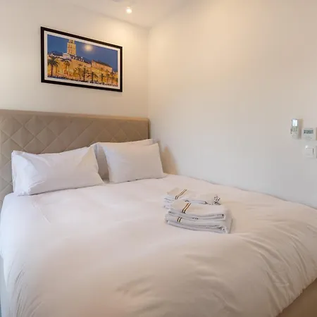 The Beachhouse - Luxury Beachfront * רוגוזניצה