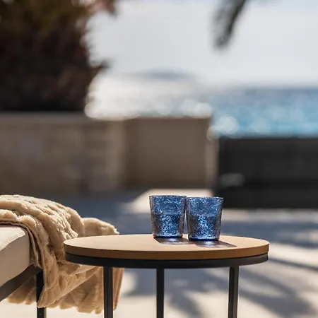 The Beachhouse - Luxury Beachfront וילה רוגוזניצה