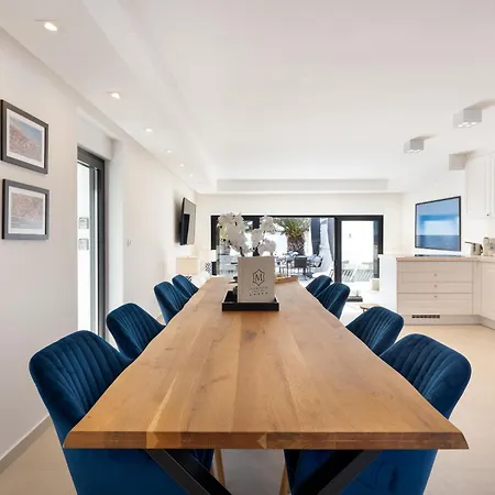 The Beachhouse - Luxury Beachfront וילה רוגוזניצה