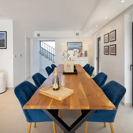 The Beachhouse - Luxury Beachfront * רוגוזניצה
