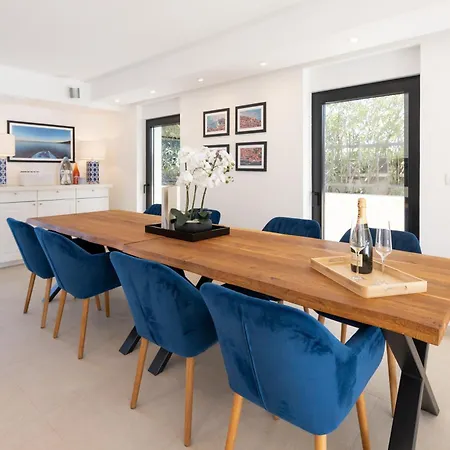 The Beachhouse - Luxury Beachfront * רוגוזניצה