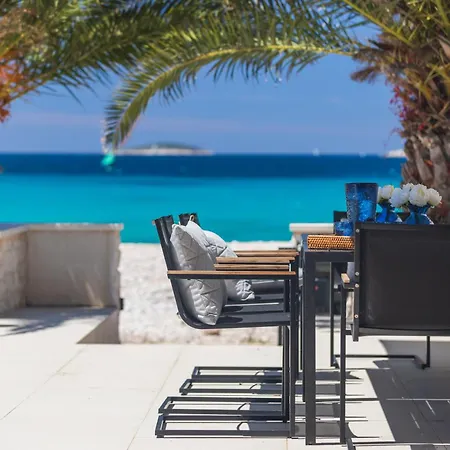 וילה The Beachhouse - Luxury Beachfront רוגוזניצה