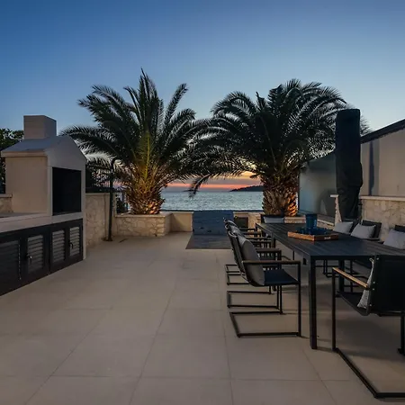 וילה The Beachhouse - Luxury Beachfront *