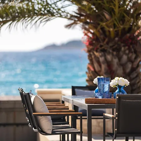 The Beachhouse - Luxury Beachfront וילה רוגוזניצה