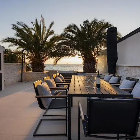 The Beachhouse - Luxury Beachfront