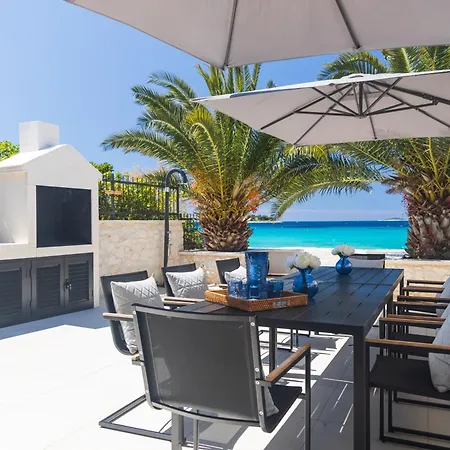 וילה The Beachhouse - Luxury Beachfront רוגוזניצה