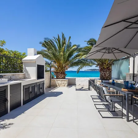 The Beachhouse - Luxury Beachfront * רוגוזניצה
