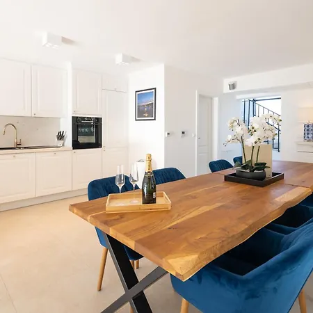 The Beachhouse - Luxury Beachfront רוגוזניצה